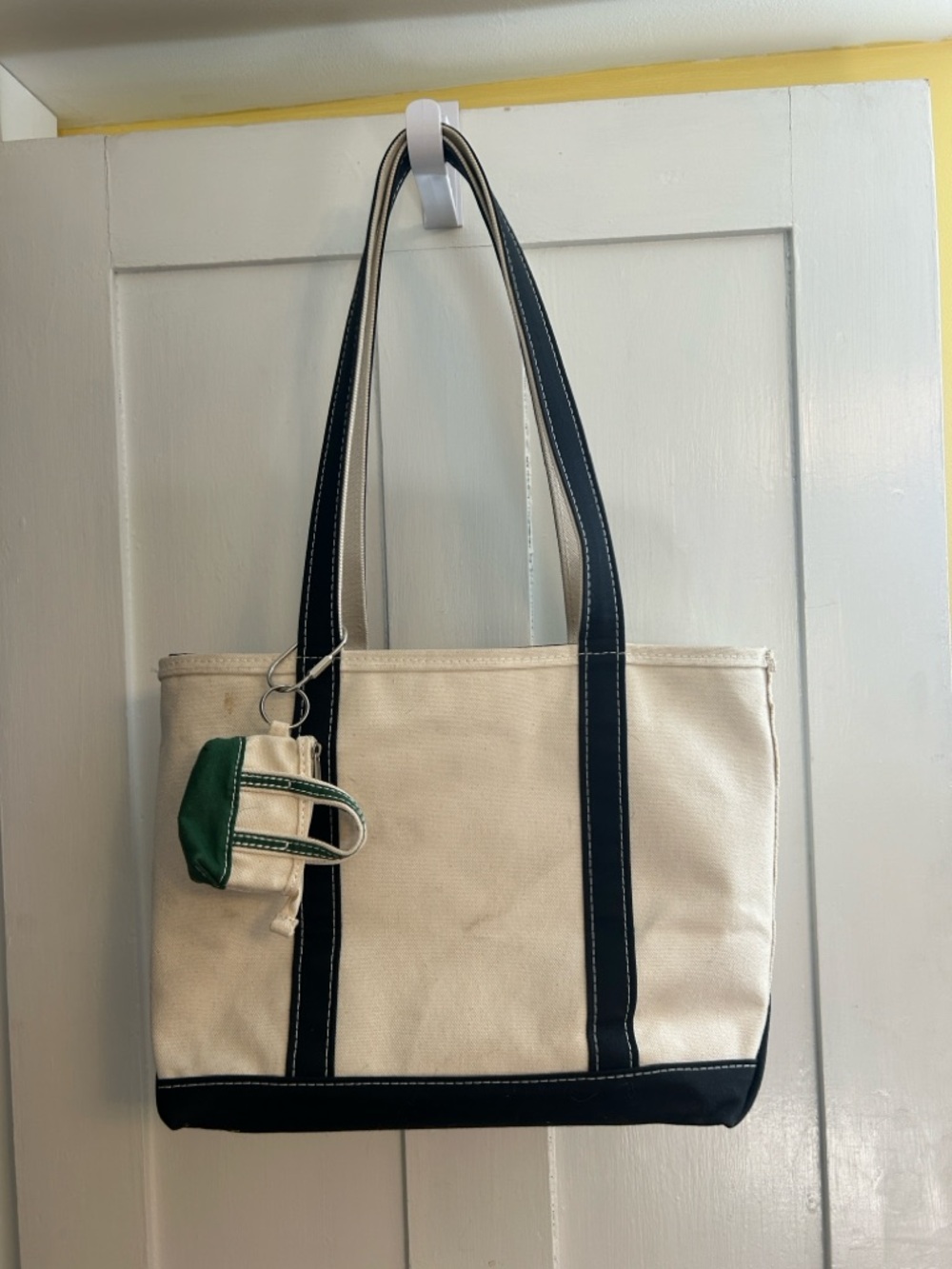 LL Bean medium zip top long handle boat and tote with bag charm